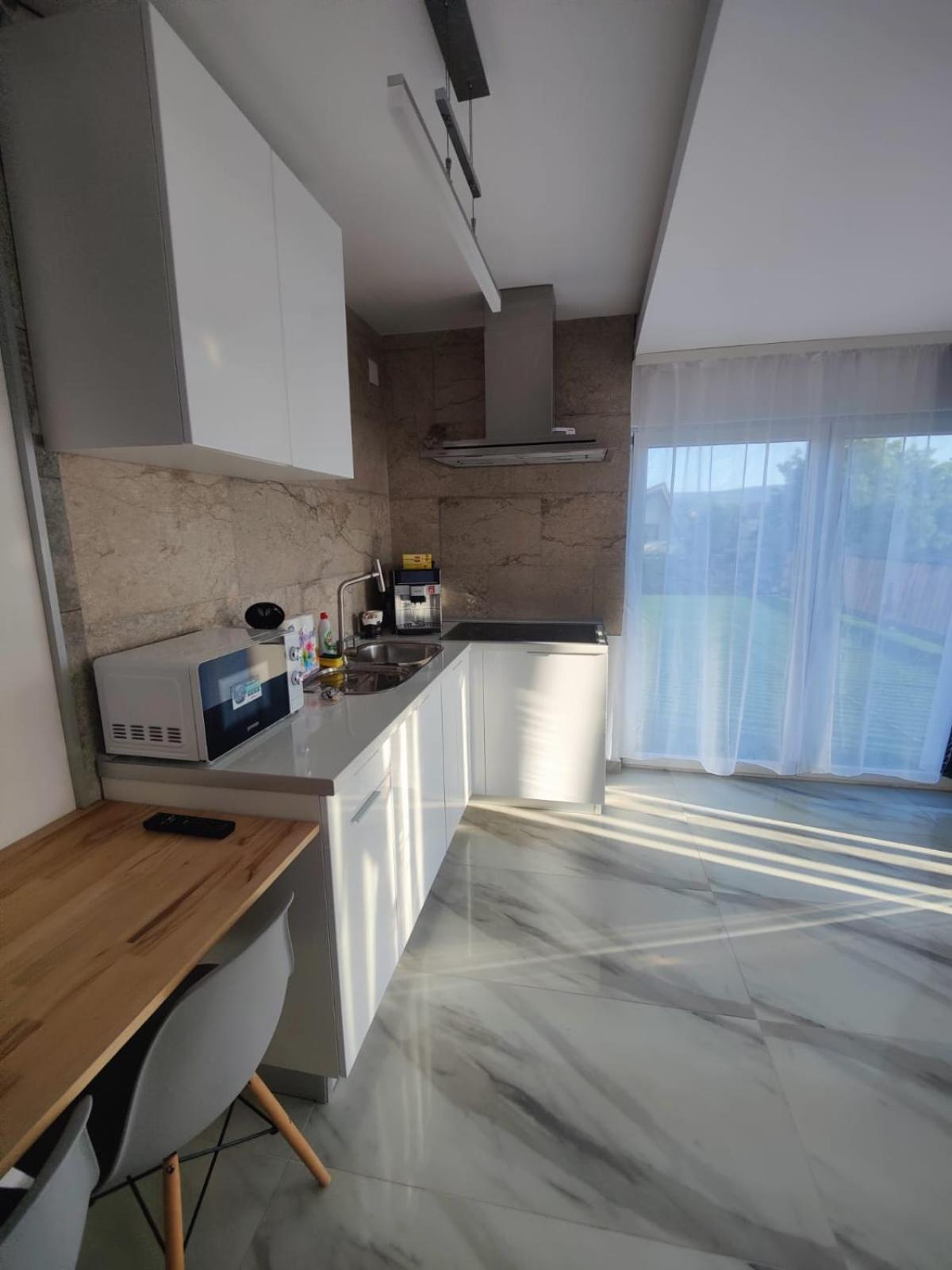 Luxus Cluj Airport Apartments Eksteriør billede