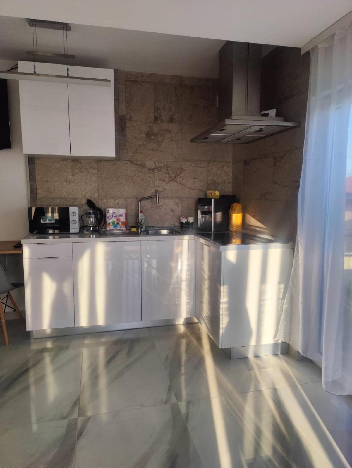Luxus Cluj Airport Apartments Eksteriør billede