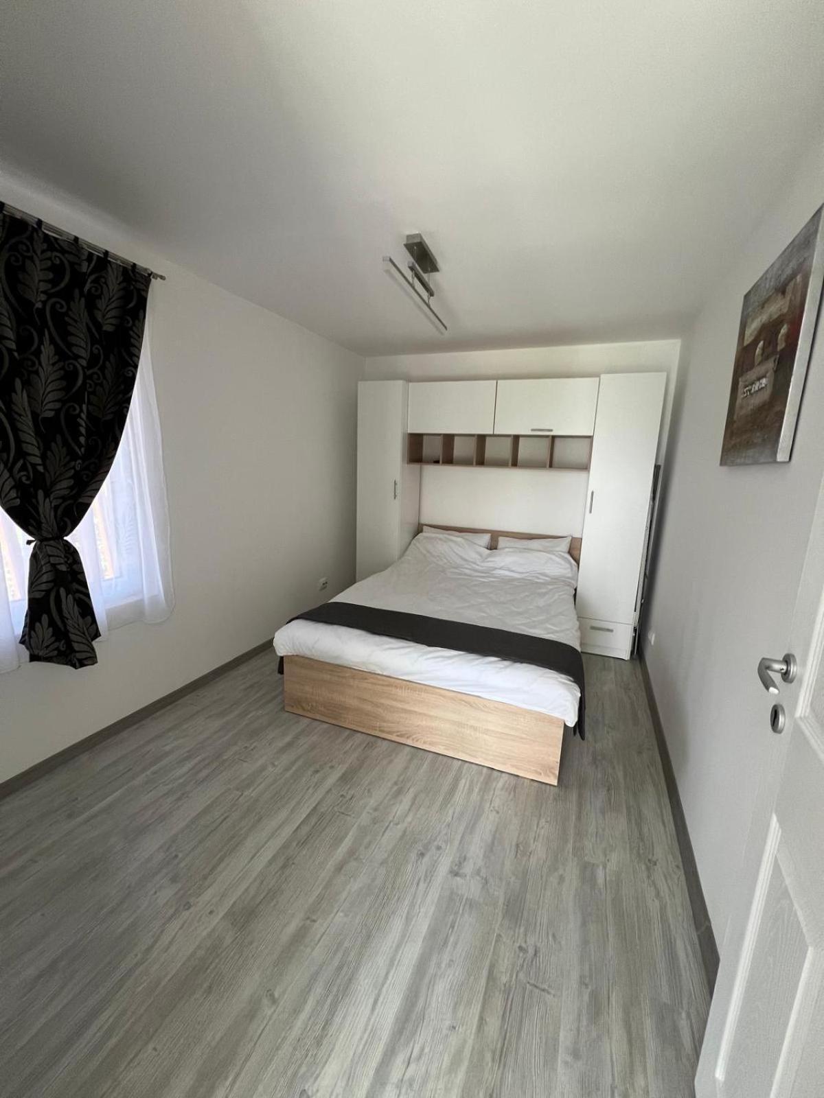 Luxus Cluj Airport Apartments Eksteriør billede