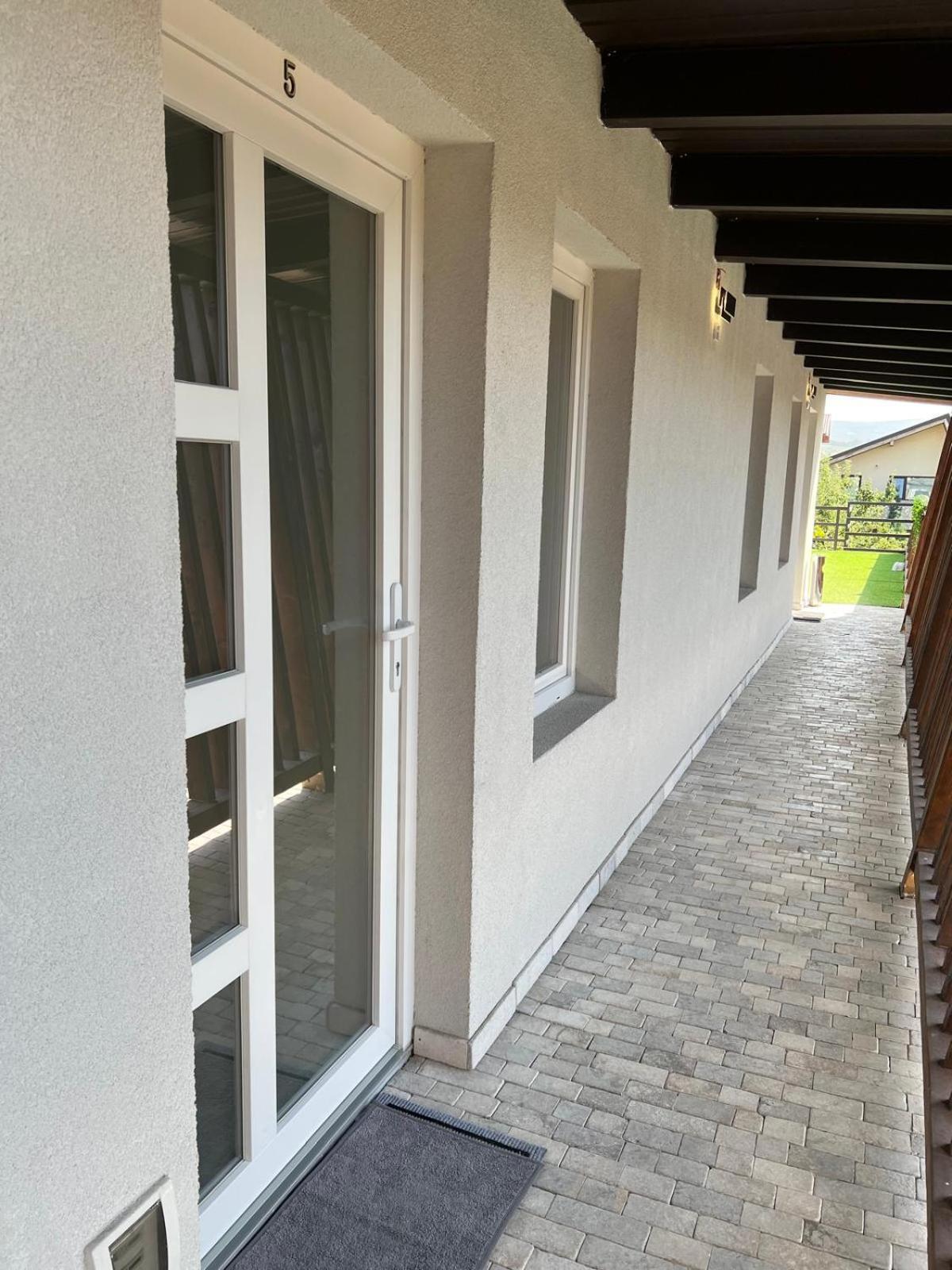 Luxus Cluj Airport Apartments Eksteriør billede