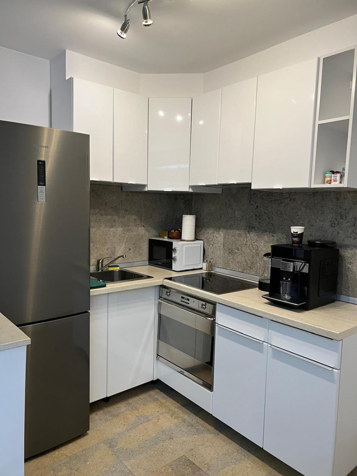 Luxus Cluj Airport Apartments Eksteriør billede