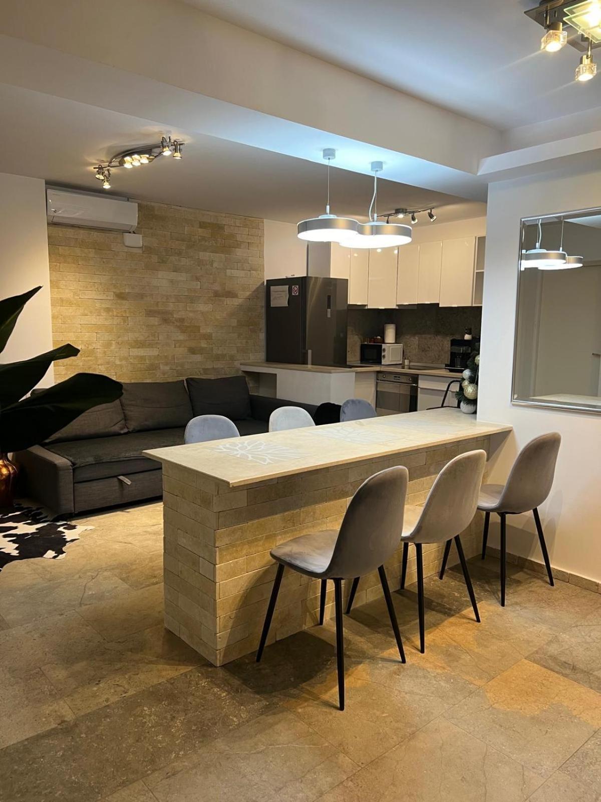Luxus Cluj Airport Apartments Eksteriør billede