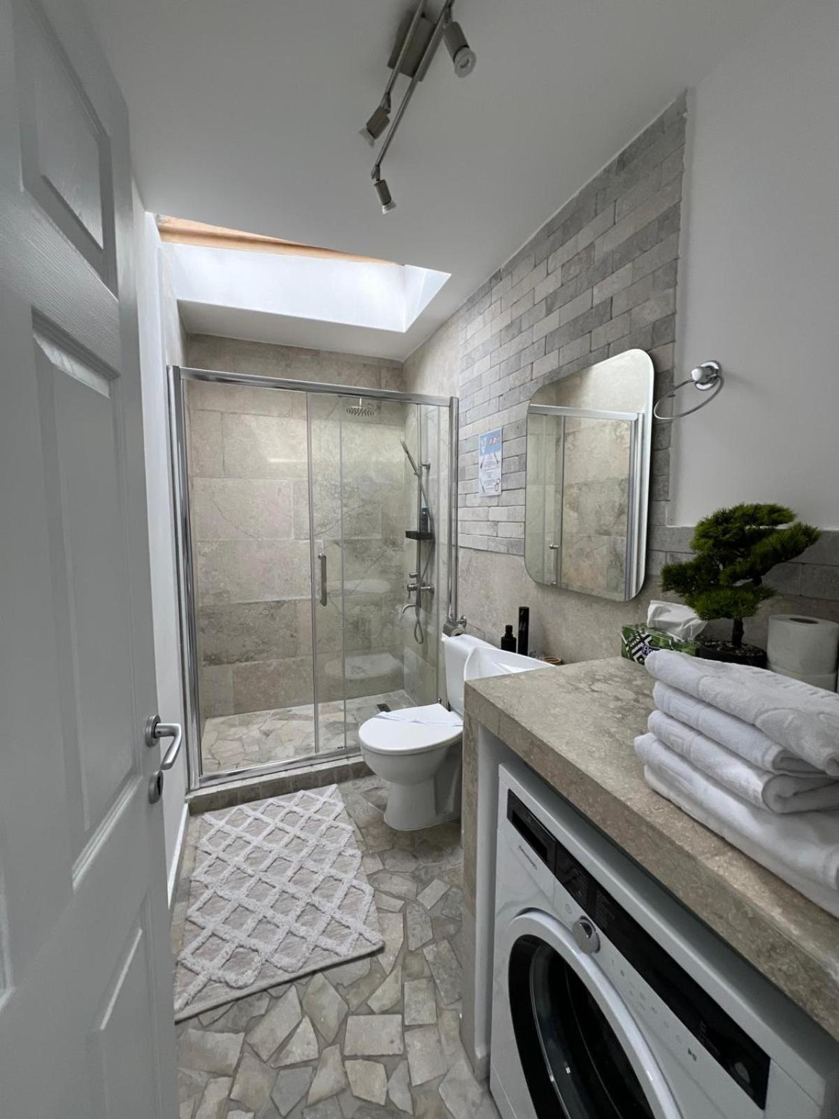 Luxus Cluj Airport Apartments Eksteriør billede